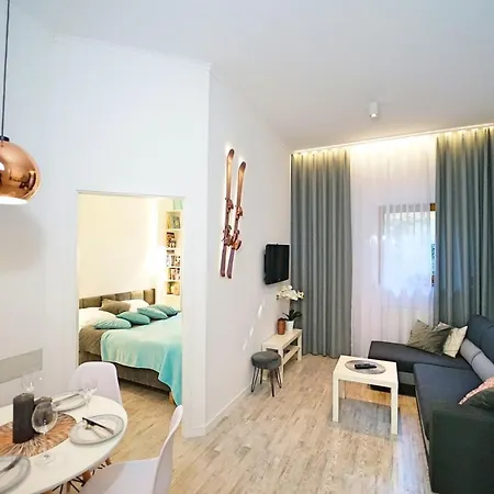 Everysky - Prusa 2a - Przyziemie דירה