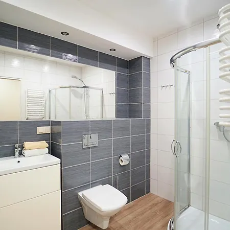 Everysky - Prusa 2a - Przyziemie דירה *